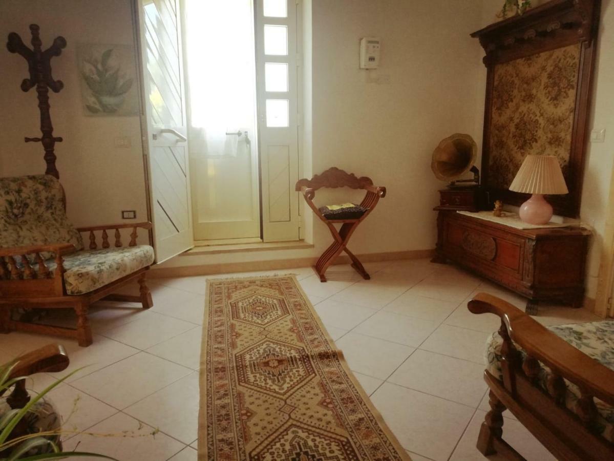 Villa Sa Domu Antiga Solarussa Exterior foto