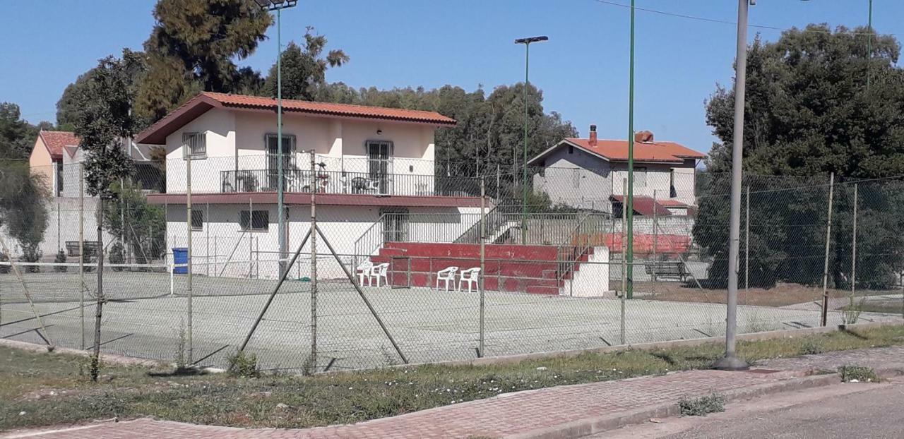 Villa Sa Domu Antiga Solarussa Exterior foto